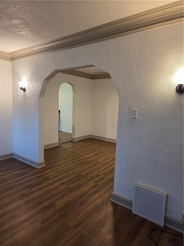 3831 NE ANTIOCH Road, Kansas City, MO 64117