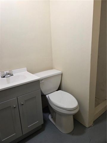 3831 NE ANTIOCH Road, Kansas City, MO 64117