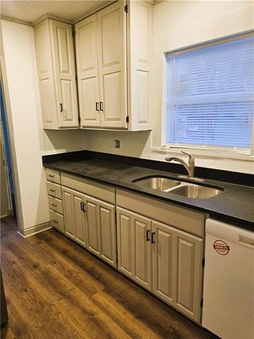 3831 NE ANTIOCH Road, Kansas City, MO 64117