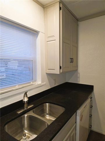 3831 NE ANTIOCH Road, Kansas City, MO 64117