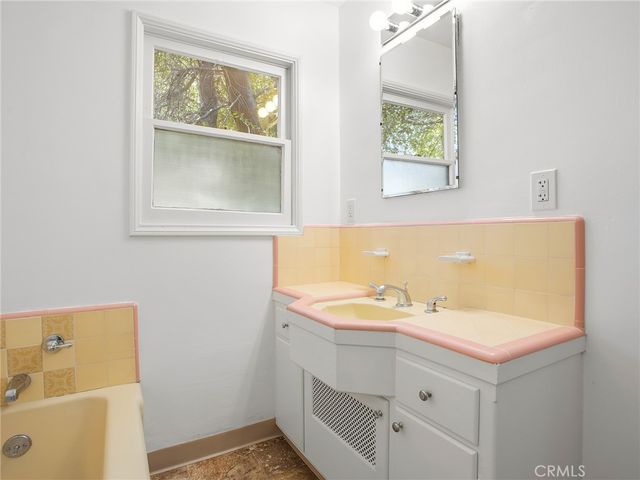1727 N Hill Avenue, Pasadena, CA 91104