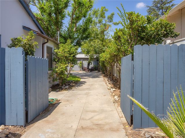 1727 N Hill Avenue, Pasadena, CA 91104