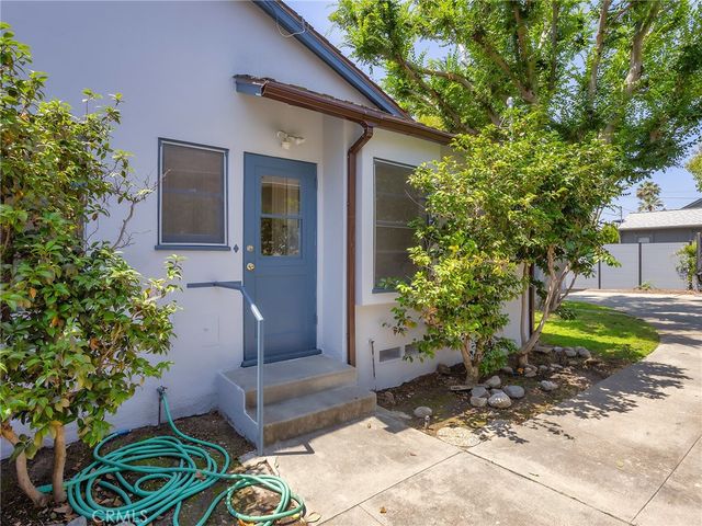 1727 N Hill Avenue, Pasadena, CA 91104