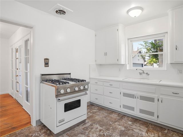 1727 N Hill Avenue, Pasadena, CA 91104