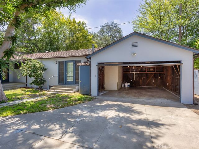 1727 N Hill Avenue, Pasadena, CA 91104