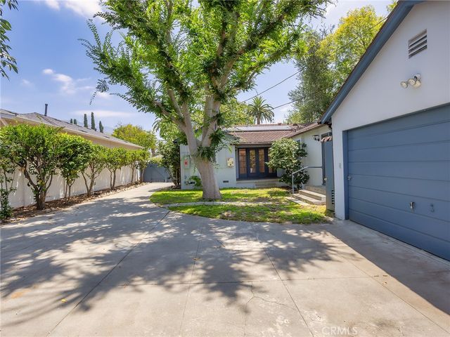 1727 N Hill Avenue, Pasadena, CA 91104