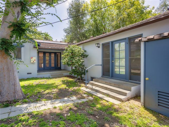 1727 N Hill Avenue, Pasadena, CA 91104