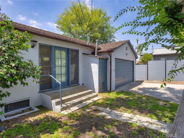 1727 N Hill Avenue, Pasadena, CA 91104