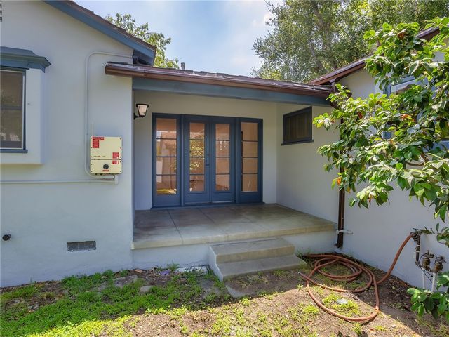 1727 N Hill Avenue, Pasadena, CA 91104