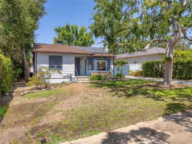 1727 N Hill Avenue, Pasadena, CA 91104