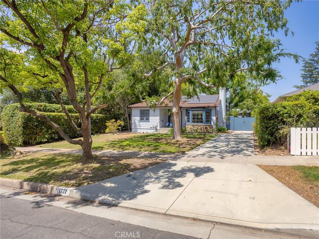 1727 N Hill Avenue, Pasadena, CA 91104
