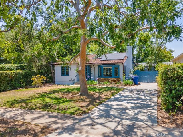 1727 N Hill Avenue, Pasadena, CA 91104