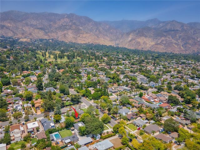 1727 N Hill Avenue, Pasadena, CA 91104