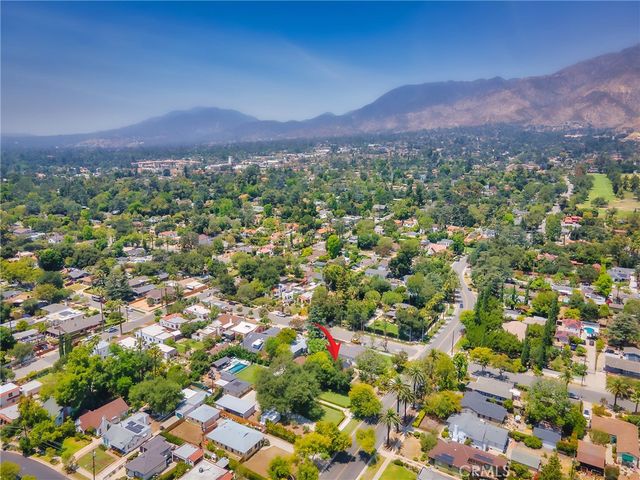 1727 N Hill Avenue, Pasadena, CA 91104