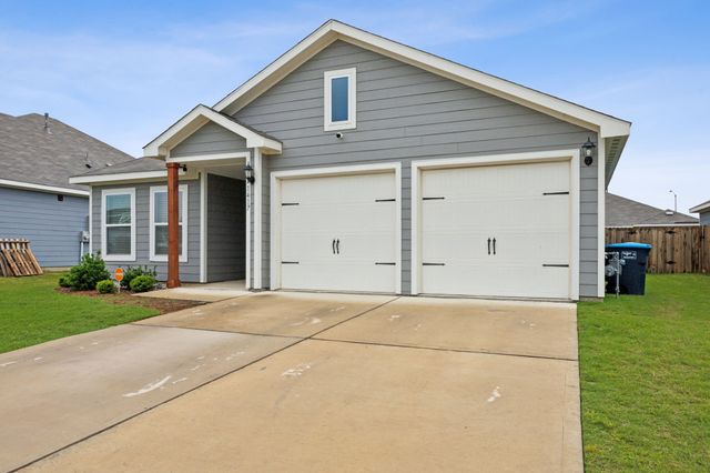 1417 Sunkiss Drive, Fort Worth, TX 76140