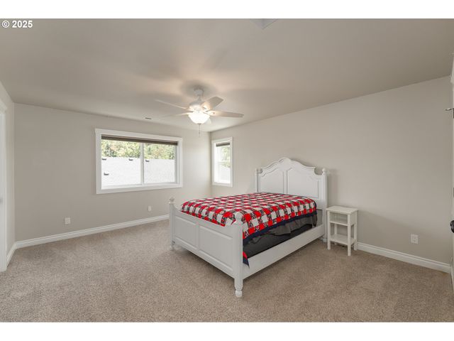 1062 SOUTHRIDGE Way, Roseburg, OR 97470