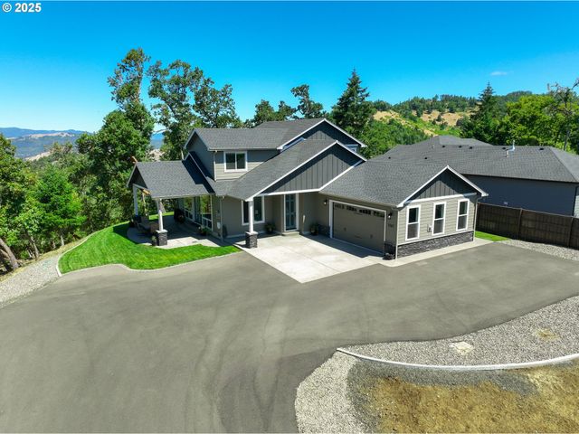 1062 SOUTHRIDGE Way, Roseburg, OR 97470