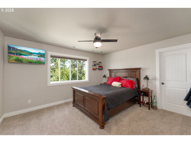 1062 SOUTHRIDGE Way, Roseburg, OR 97470