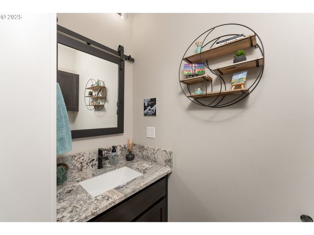 1062 SOUTHRIDGE Way, Roseburg, OR 97470