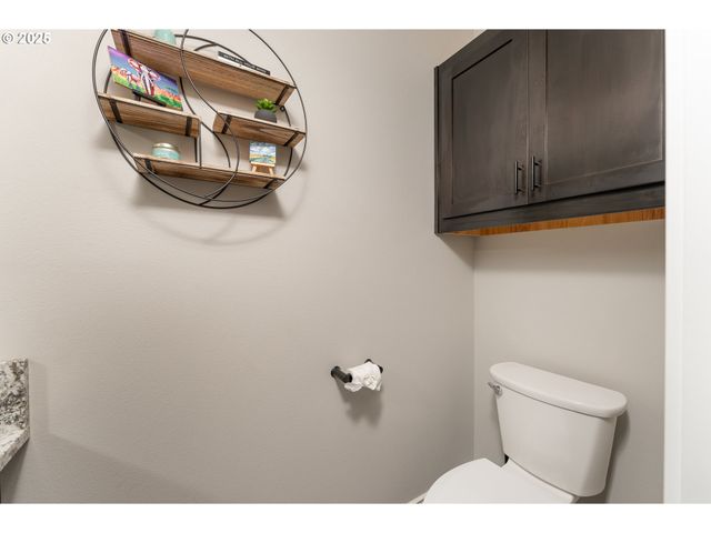 1062 SOUTHRIDGE Way, Roseburg, OR 97470