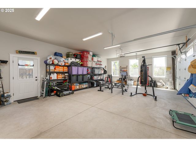 1062 SOUTHRIDGE Way, Roseburg, OR 97470