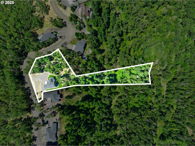 1062 SOUTHRIDGE Way, Roseburg, OR 97470