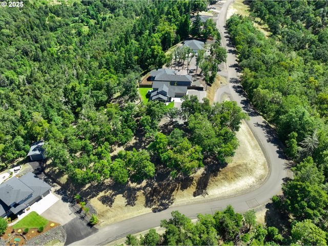 1062 SOUTHRIDGE Way, Roseburg, OR 97470