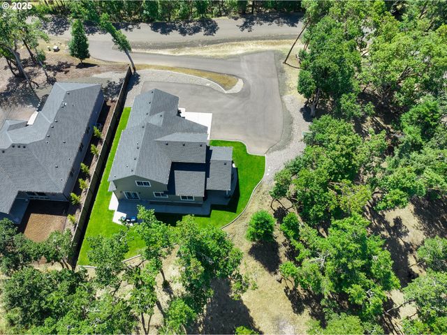 1062 SOUTHRIDGE Way, Roseburg, OR 97470