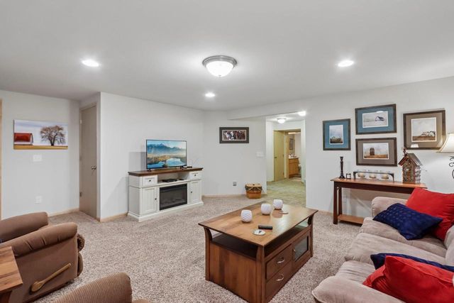 501 Pine Lawn Parkway, Verona, WI 53593