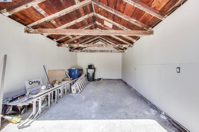 2131 POMONA, Martinez, CA 94553