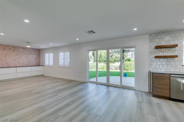 9900 Long Cattle Avenue, Las Vegas, NV 89117