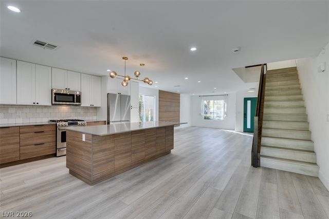 9900 Long Cattle Avenue, Las Vegas, NV 89117