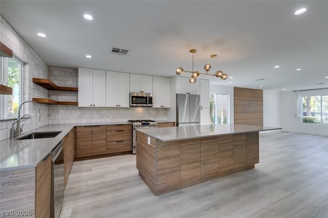 9900 Long Cattle Avenue, Las Vegas, NV 89117