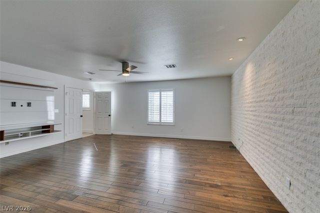 9900 Long Cattle Avenue, Las Vegas, NV 89117