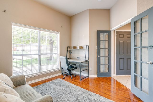 732 Evergreen Court, Burleson, TX 76028