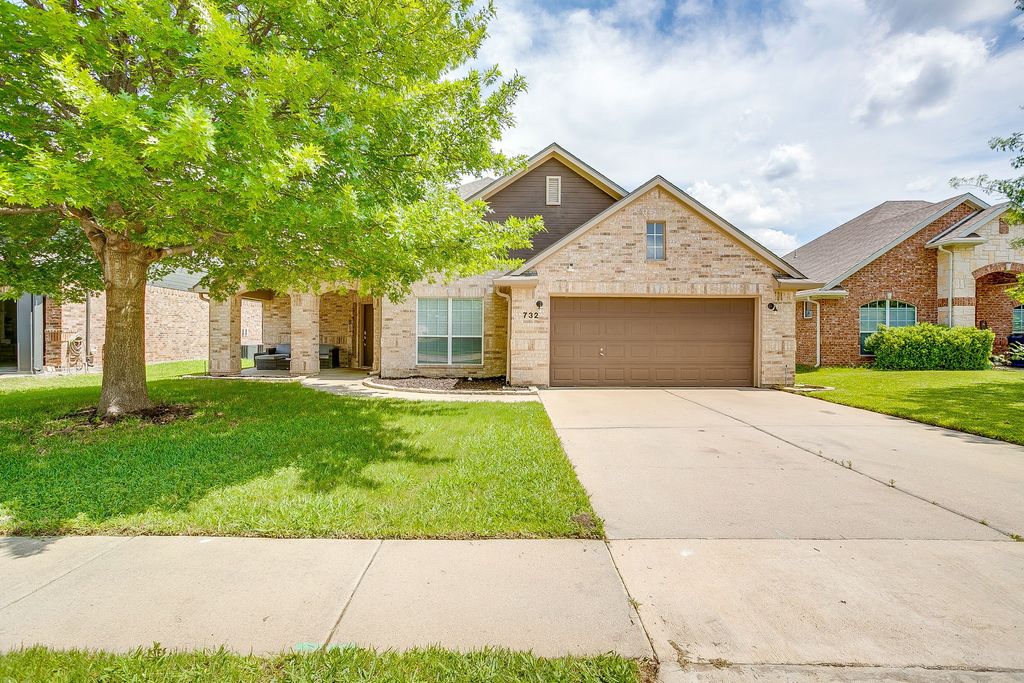 732 Evergreen Court, Burleson, TX 76028