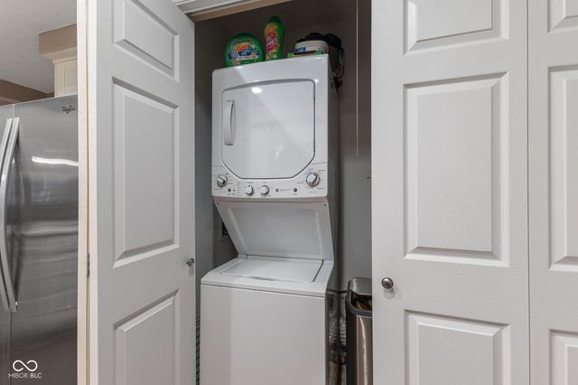 5625 Quail Feather Court, Indianapolis, IN 46237