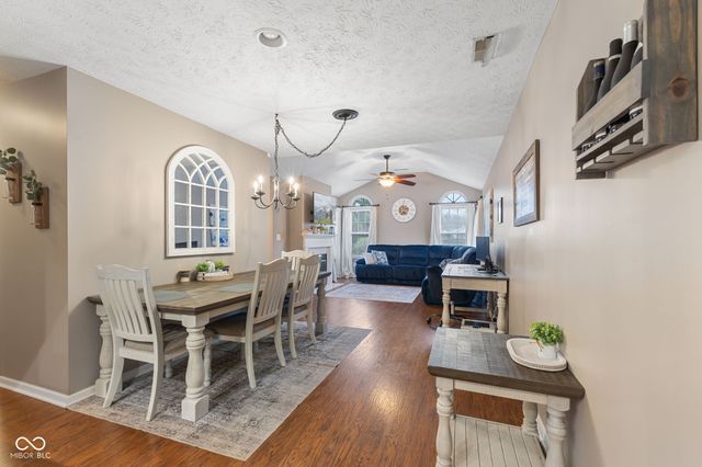 5625 Quail Feather Court, Indianapolis, IN 46237