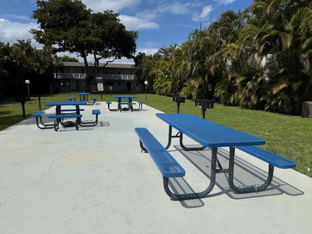 560 SE 2nd Avenue, Deerfield Beach, FL 33441