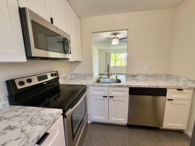 560 SE 2nd Avenue, Deerfield Beach, FL 33441