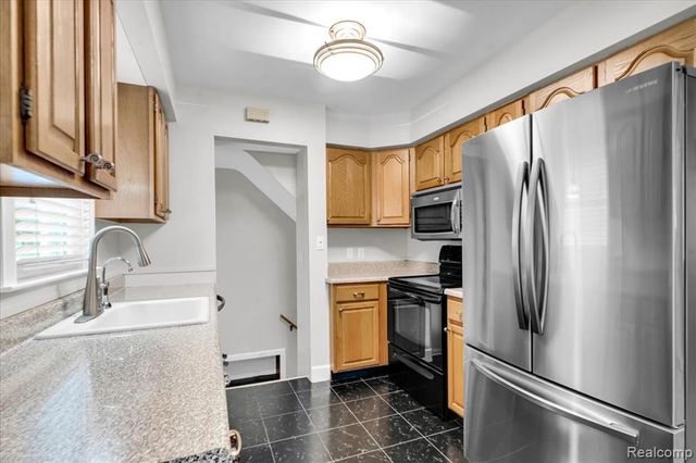 2957 Thomas Avenue, Berkley, MI 48072