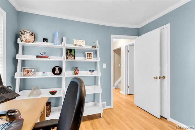 2957 Thomas Avenue, Berkley, MI 48072