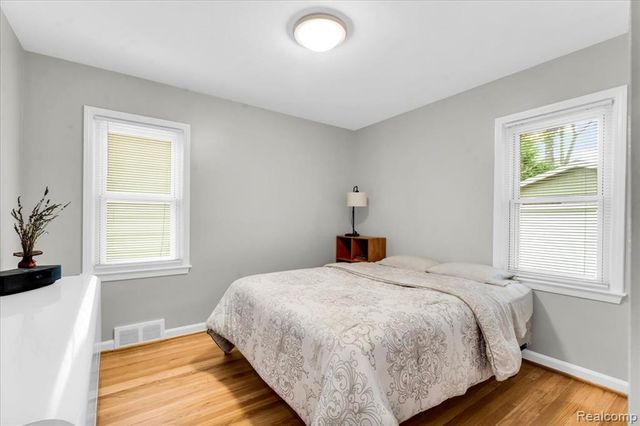 2957 Thomas Avenue, Berkley, MI 48072