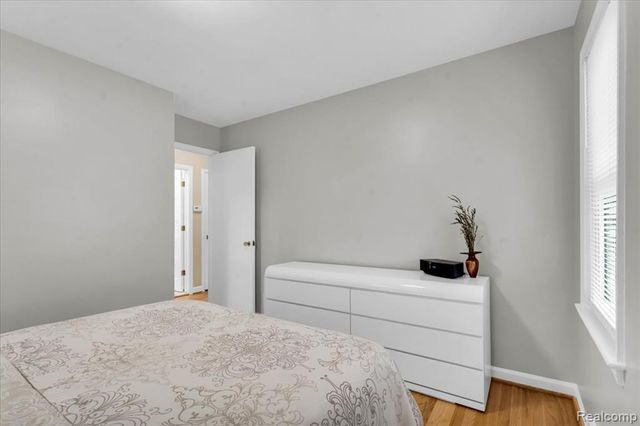2957 Thomas Avenue, Berkley, MI 48072
