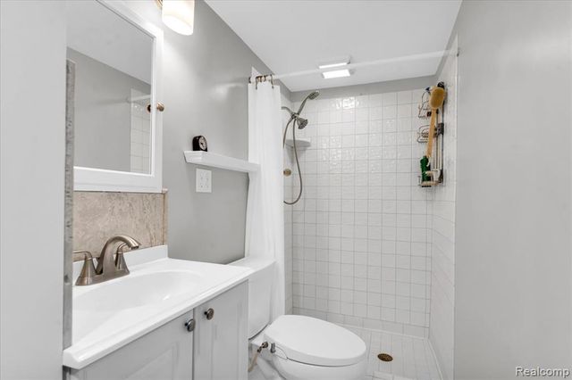 2957 Thomas Avenue, Berkley, MI 48072