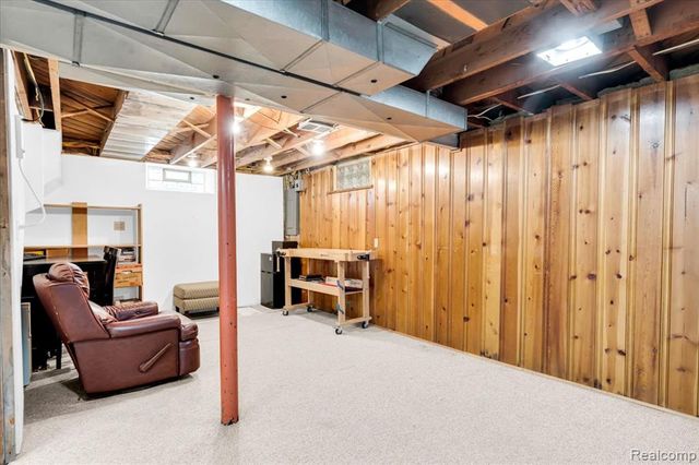2957 Thomas Avenue, Berkley, MI 48072