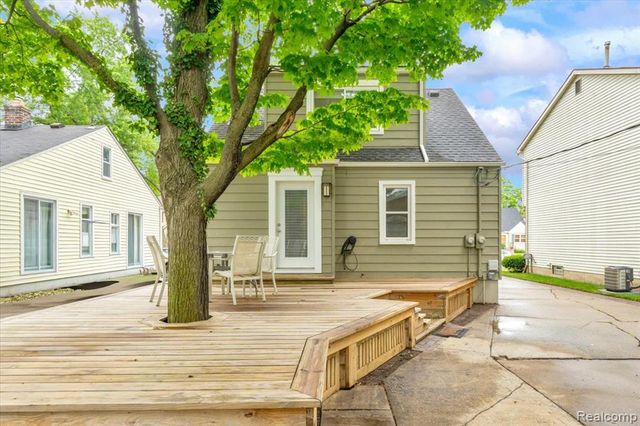 2957 Thomas Avenue, Berkley, MI 48072