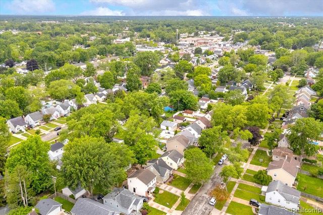 2957 Thomas Avenue, Berkley, MI 48072