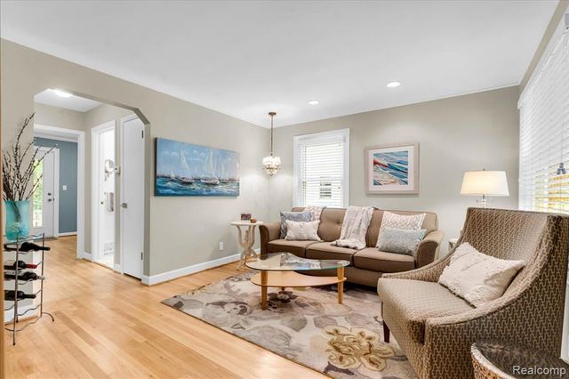 2957 Thomas Avenue, Berkley, MI 48072