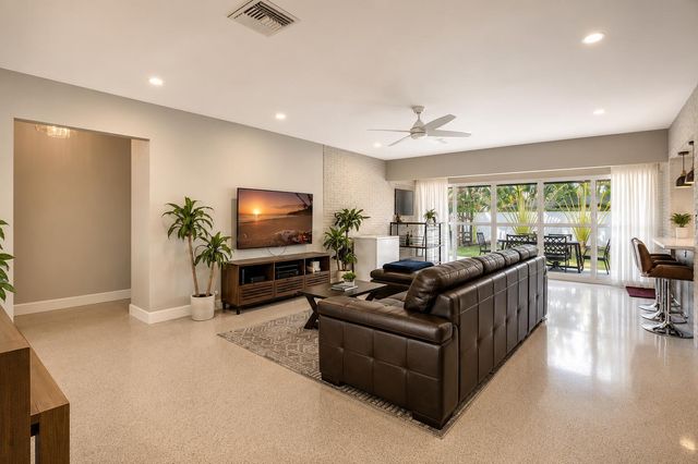 431 SE 5th Avenue, Pompano Beach, FL 33060